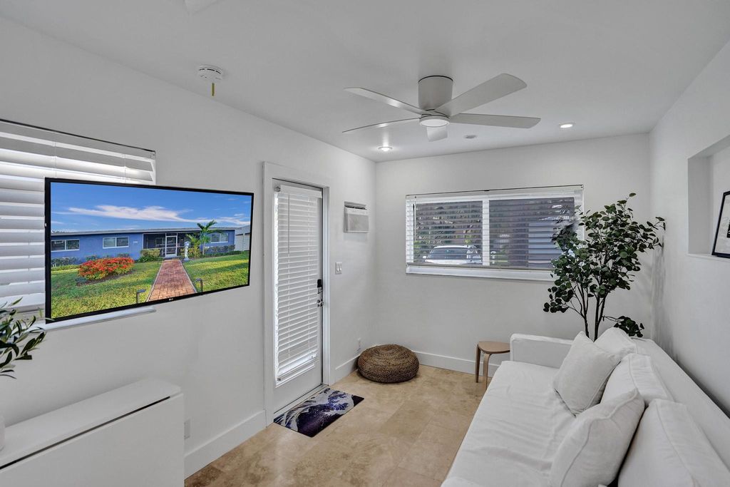 Photo of 1926 NE 7th Street NE #3, Deerfield Beach, FL 33441 (MLS # R11020838)