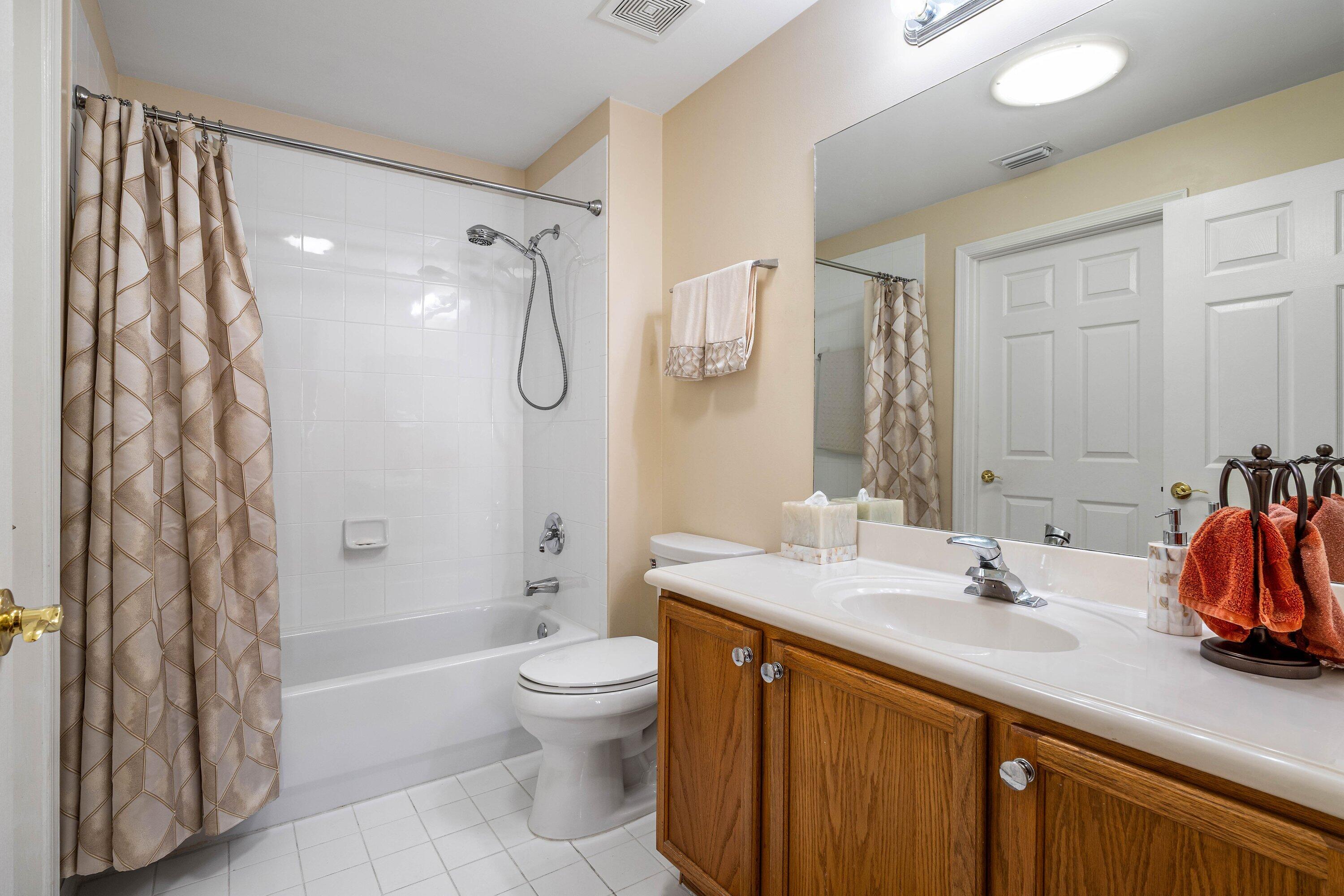 VENETIAN ISLES - Residential