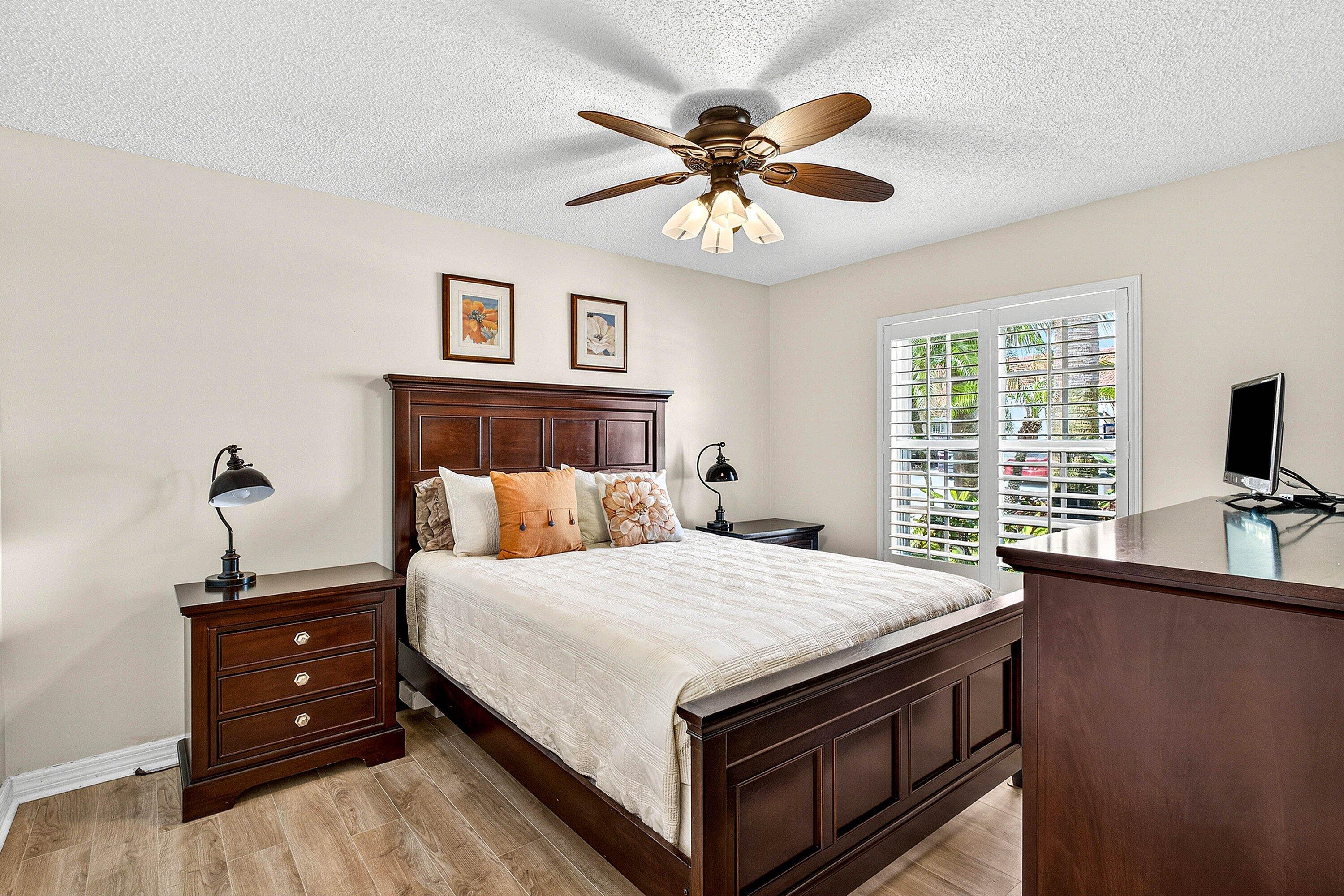 VENETIAN ISLES - Residential