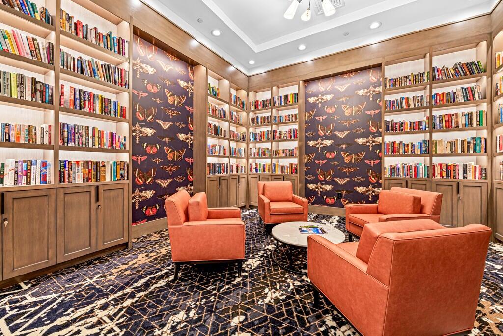 VENETIAN ISLES - Residential