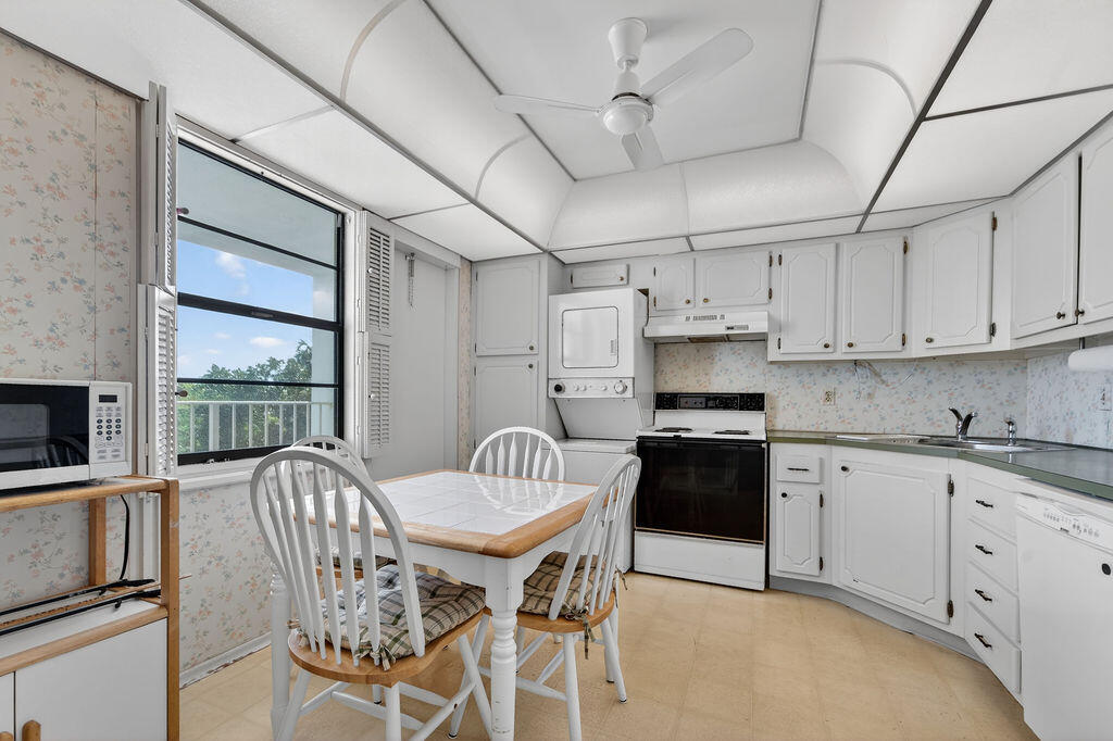 CORINTHIAN GARDENS INC CONDO - Residential