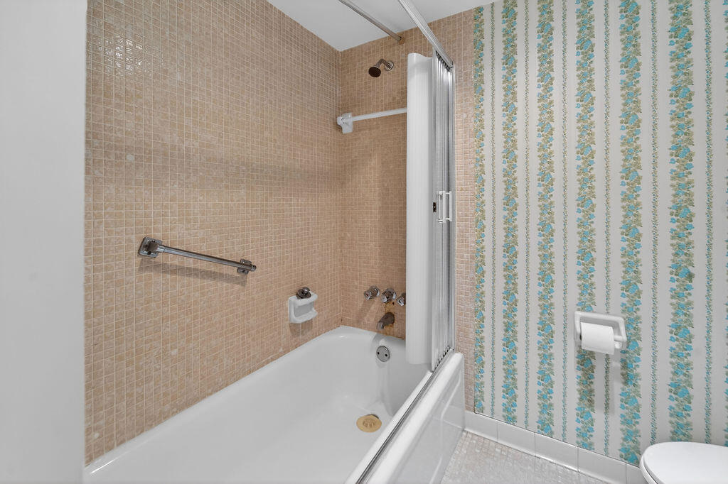 CORINTHIAN GARDENS INC CONDO - Residential