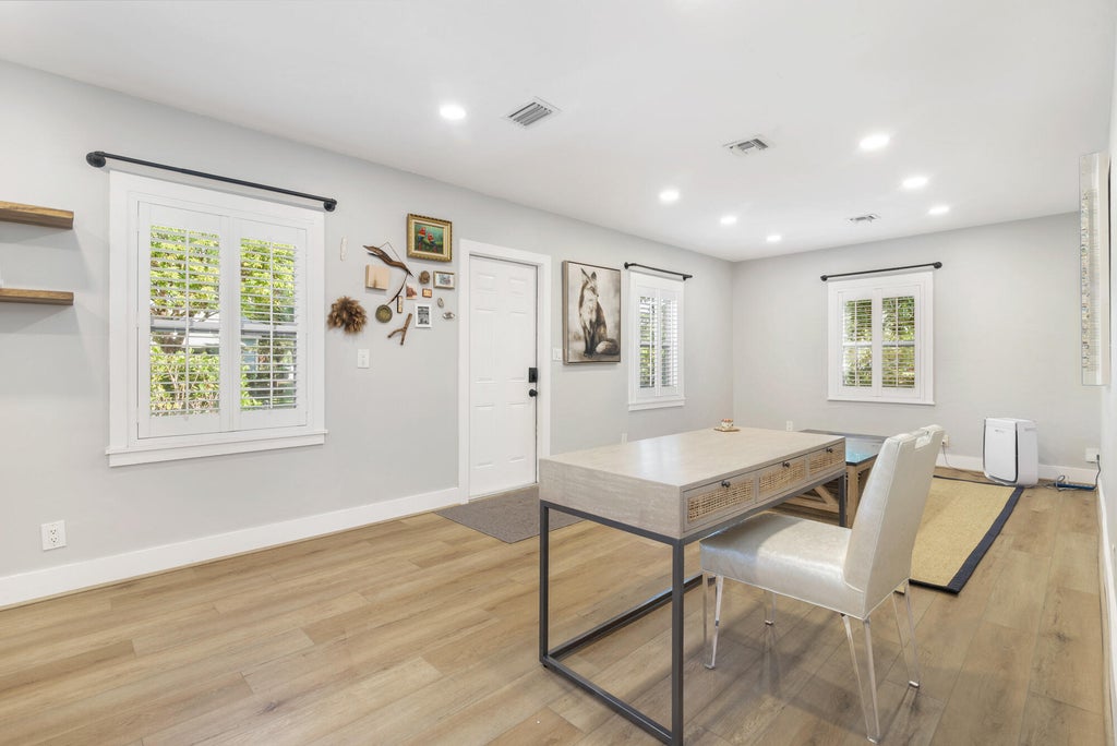 Photo of 5801 GARDEN Avenue, West Palm Beach, FL 33405 (MLS # B26092143)