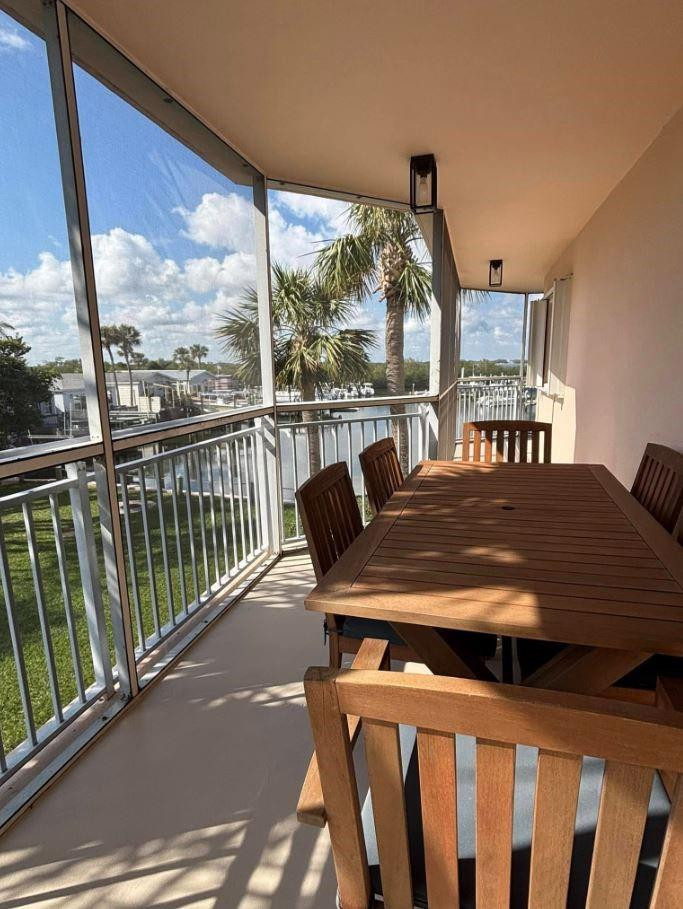 OCEAN HARBOUR TOWER CONDO - Residential