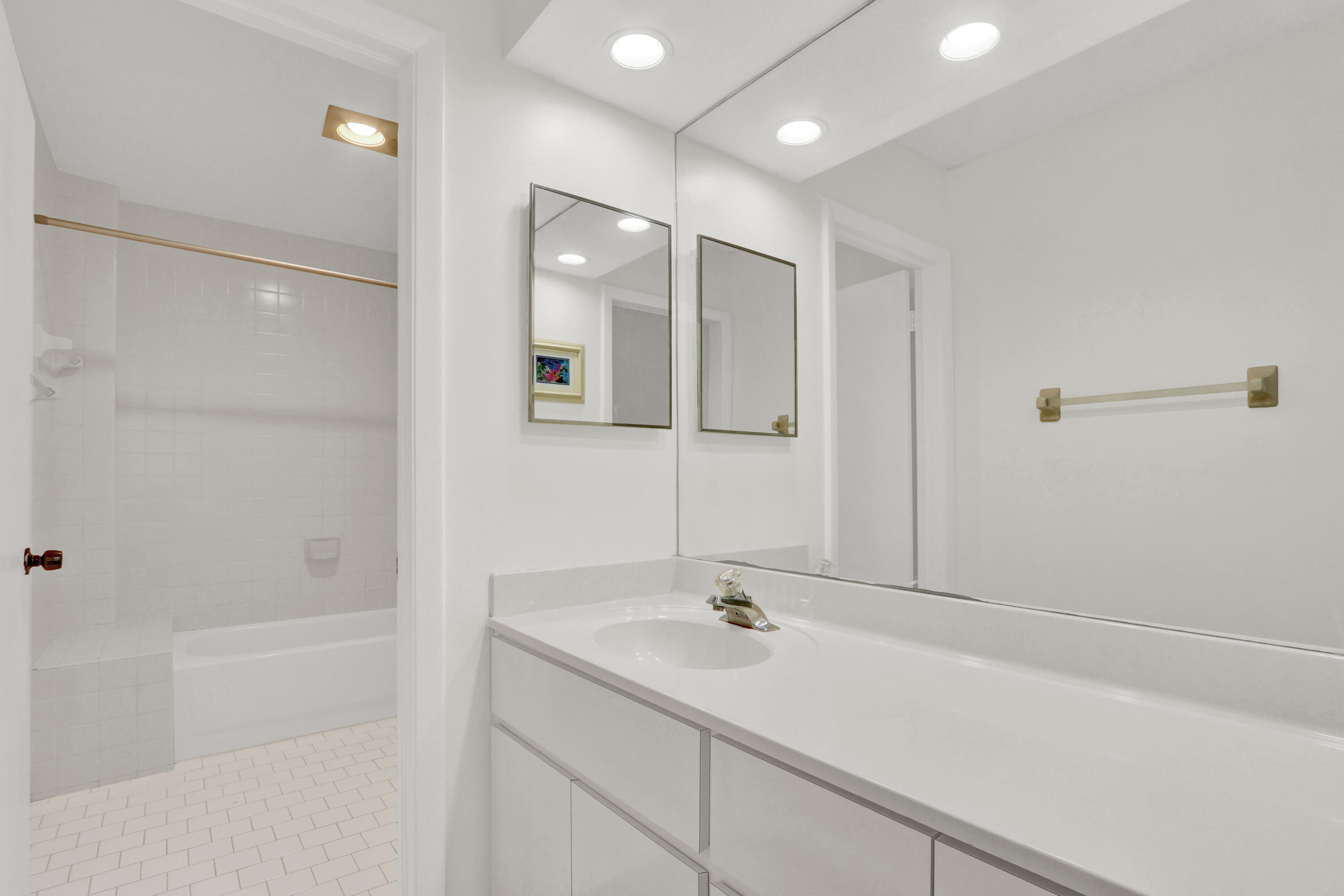 OCEAN VIEW CONDO - Residential