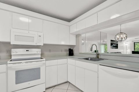 115 Bamboo Road 205 Palm Beach Shores FL 33404