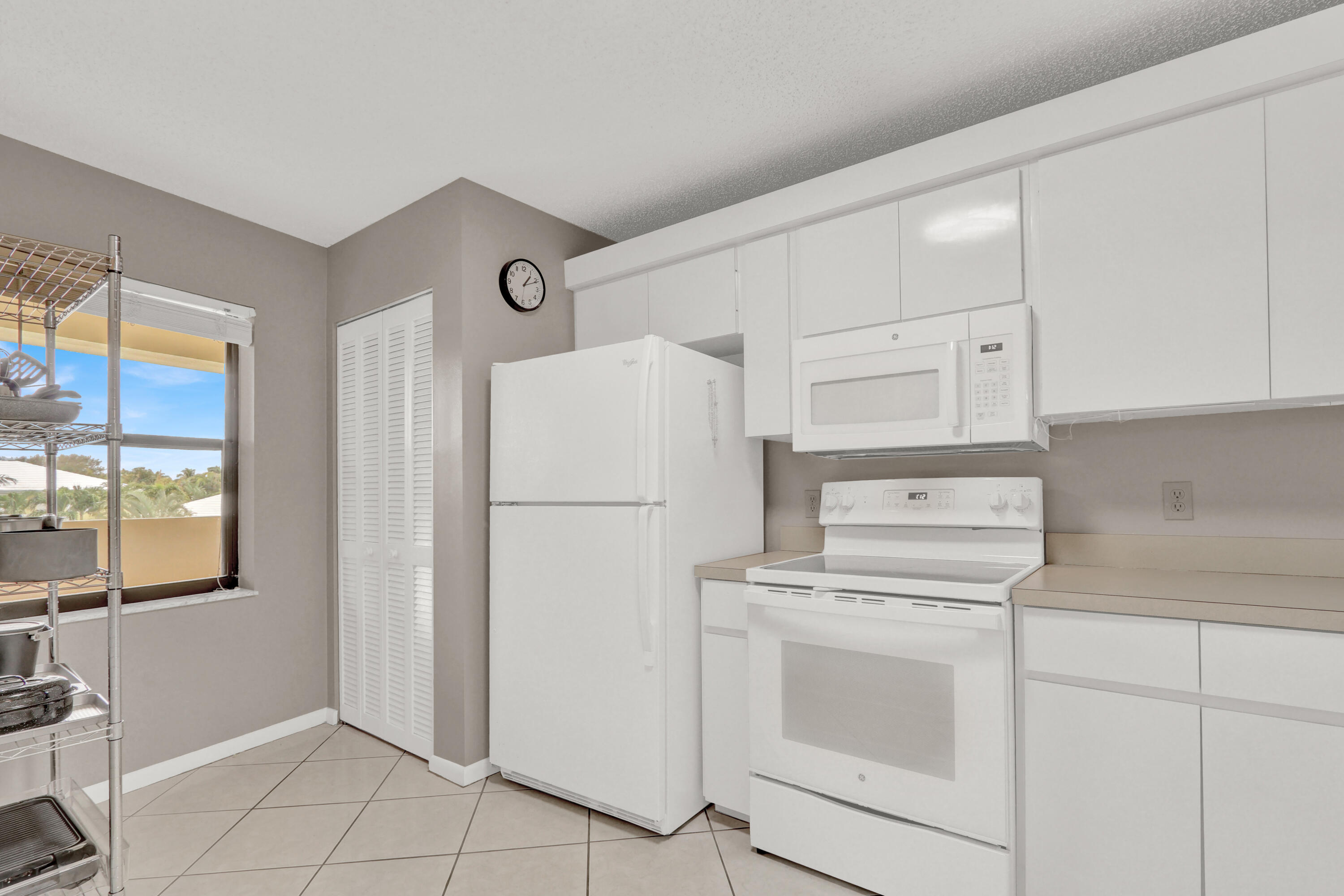 OCEAN VIEW CONDO - Residential