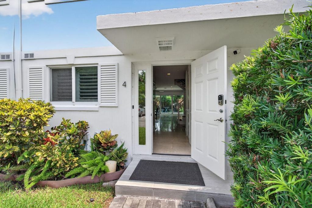 Photo of 130 Andrews Avenue W #4, Delray Beach, FL 33483 (MLS # R11118908)