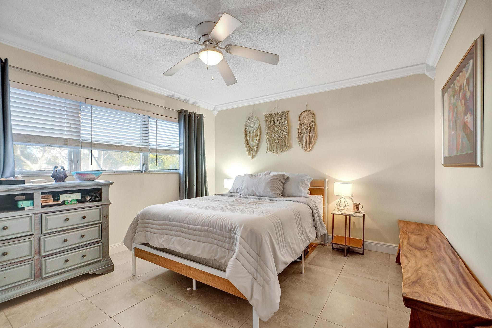 MAYBURY MANSIONS - Residential