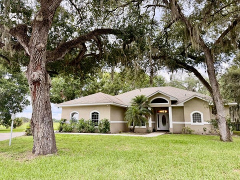 Photo of 1206 SE 10th Street, Okeechobee, FL 34974 (MLS # B26036822)