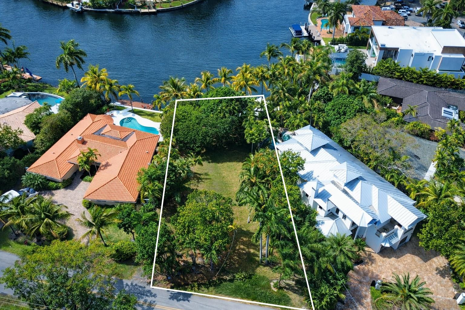 2405 Middle River Drive