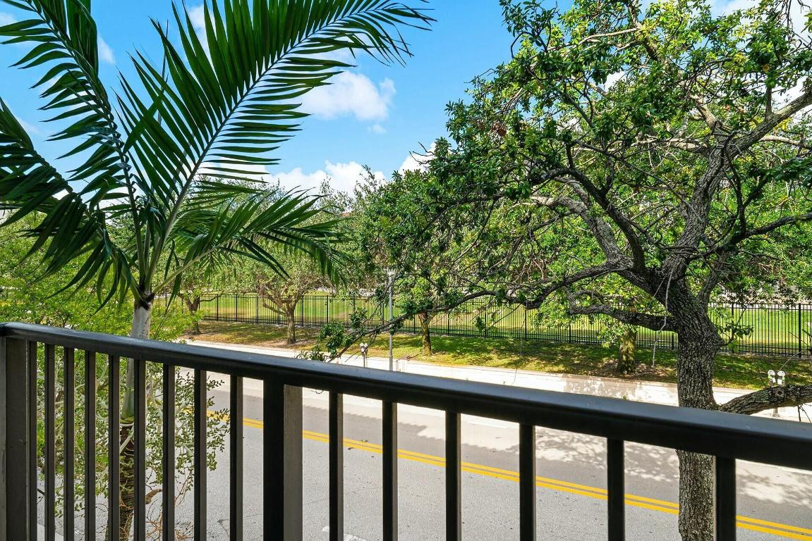 Garden Residences @ CityPlace Condo - Residential Lease