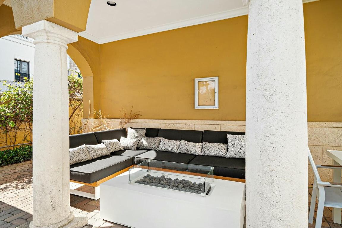 Garden Residences @ CityPlace Condo - Residential Lease