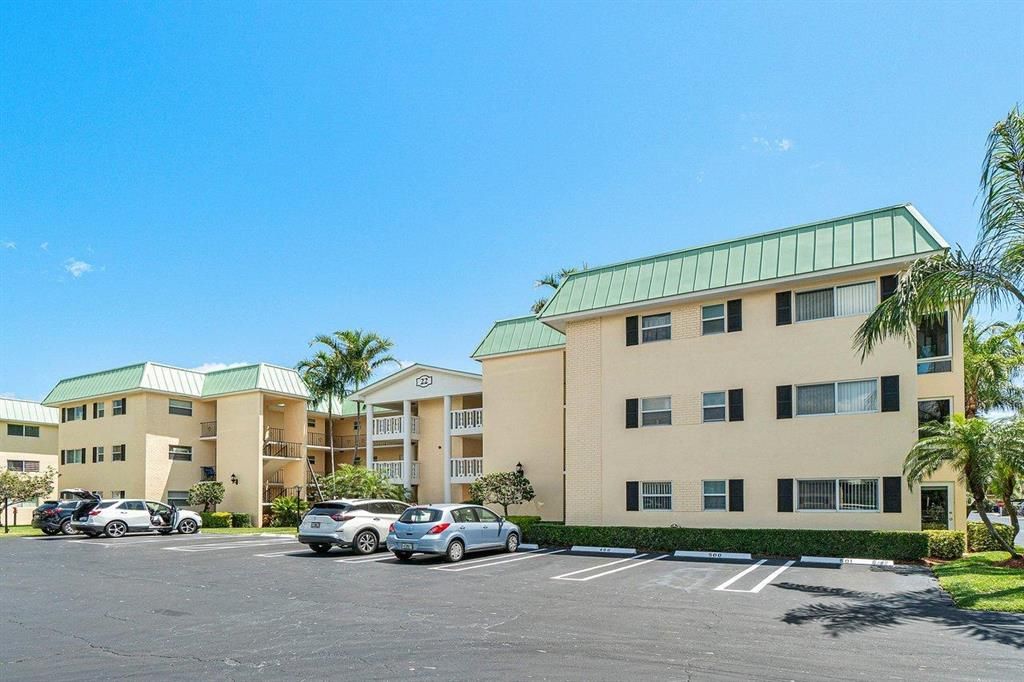 Photo of 22 Colonial Club Drive #101, Boynton Beach, FL 33435 (MLS # R10706737)