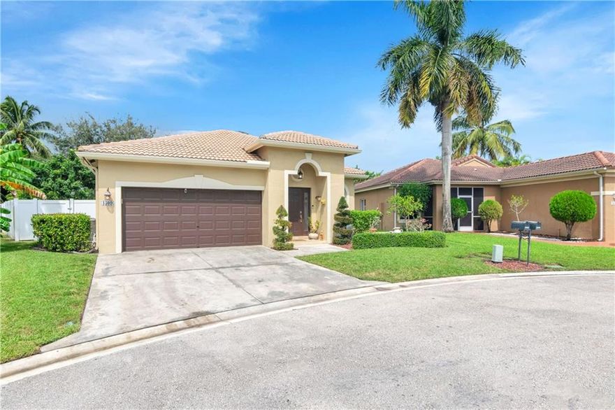 Move In Ready Home with incredible Pride of Ownership on oversized and fenced pie shaped lot on  a quiet cut de sac. Home is 3 bedrooms, 2 bathrooms with a separate office/den. Marble and wood floors throughout, new open kitchen with granite counter tops and stainless steel appliances, renovated bathrooms. Highly desirable Waterways gated community with low HOA of only $225/month. HOA fee includes cable and internet. Community amenities include pools, clubhouses, gym, lake access, tennis/basketball/volleyball courts and more. Great location with easy access to all major highways and shopping. THIS ONE WILL NOT LAST.
