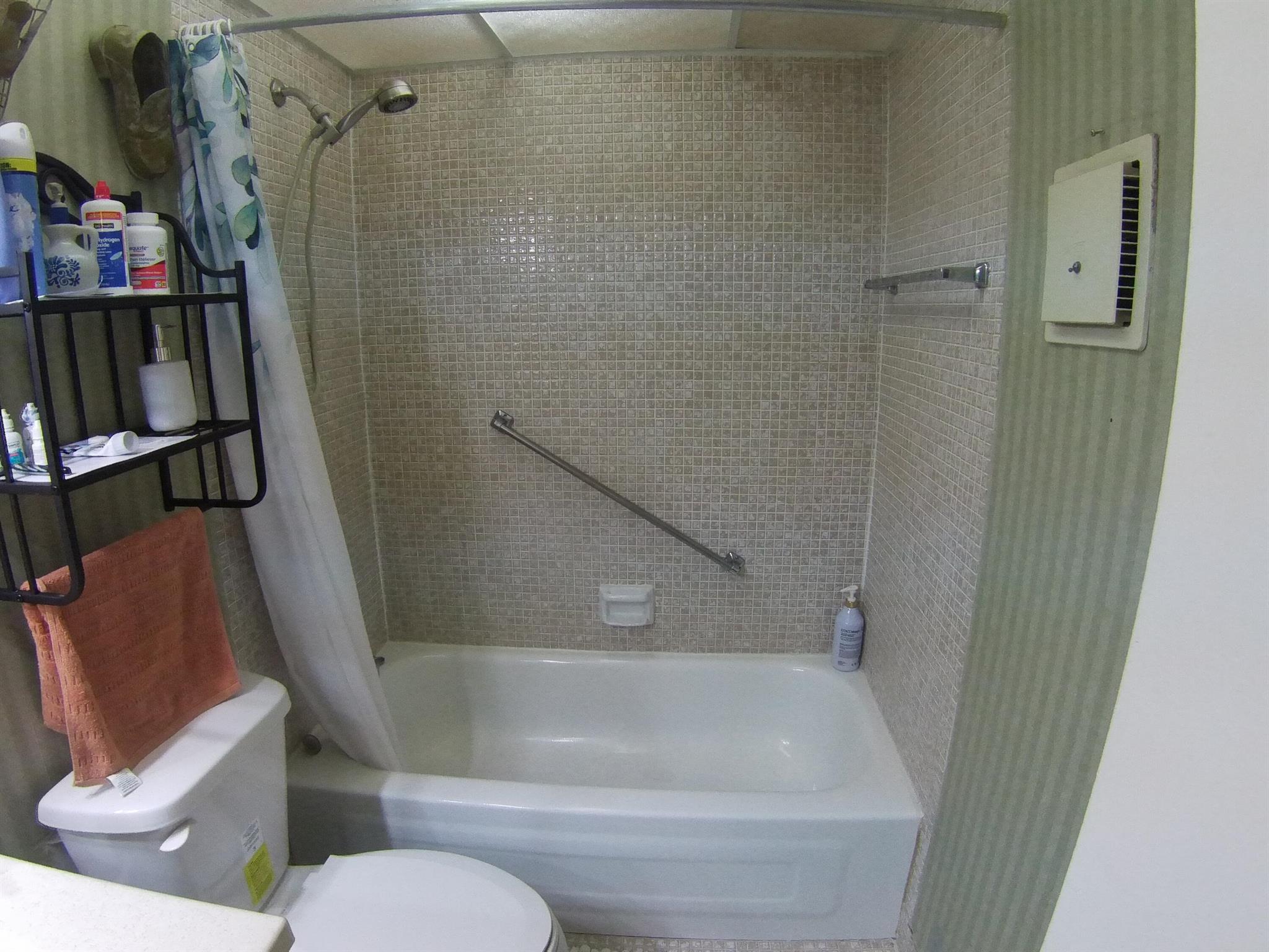 KINGS POINT CAPRI CONDOS - Residential Lease