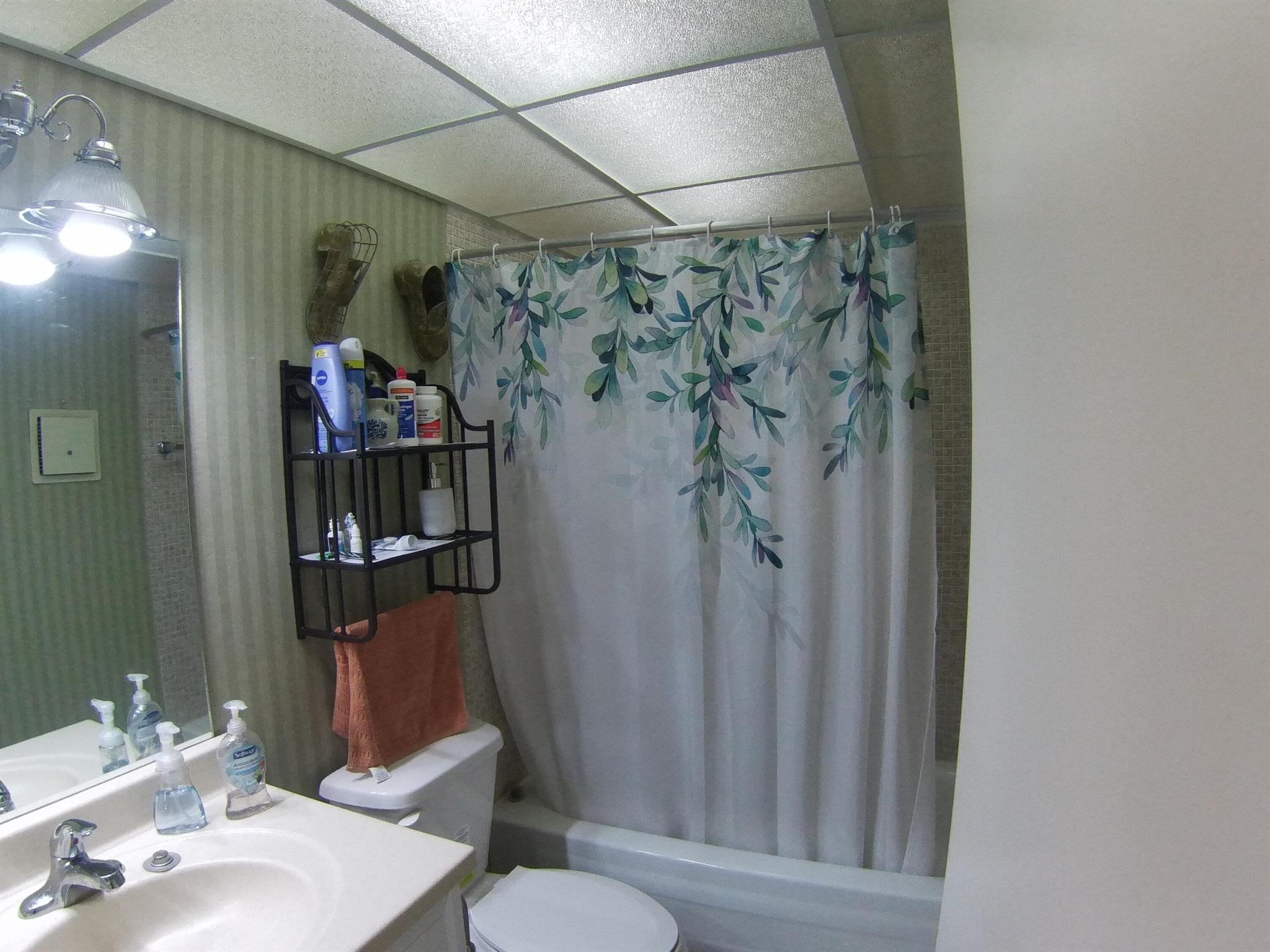 KINGS POINT CAPRI CONDOS - Residential Lease