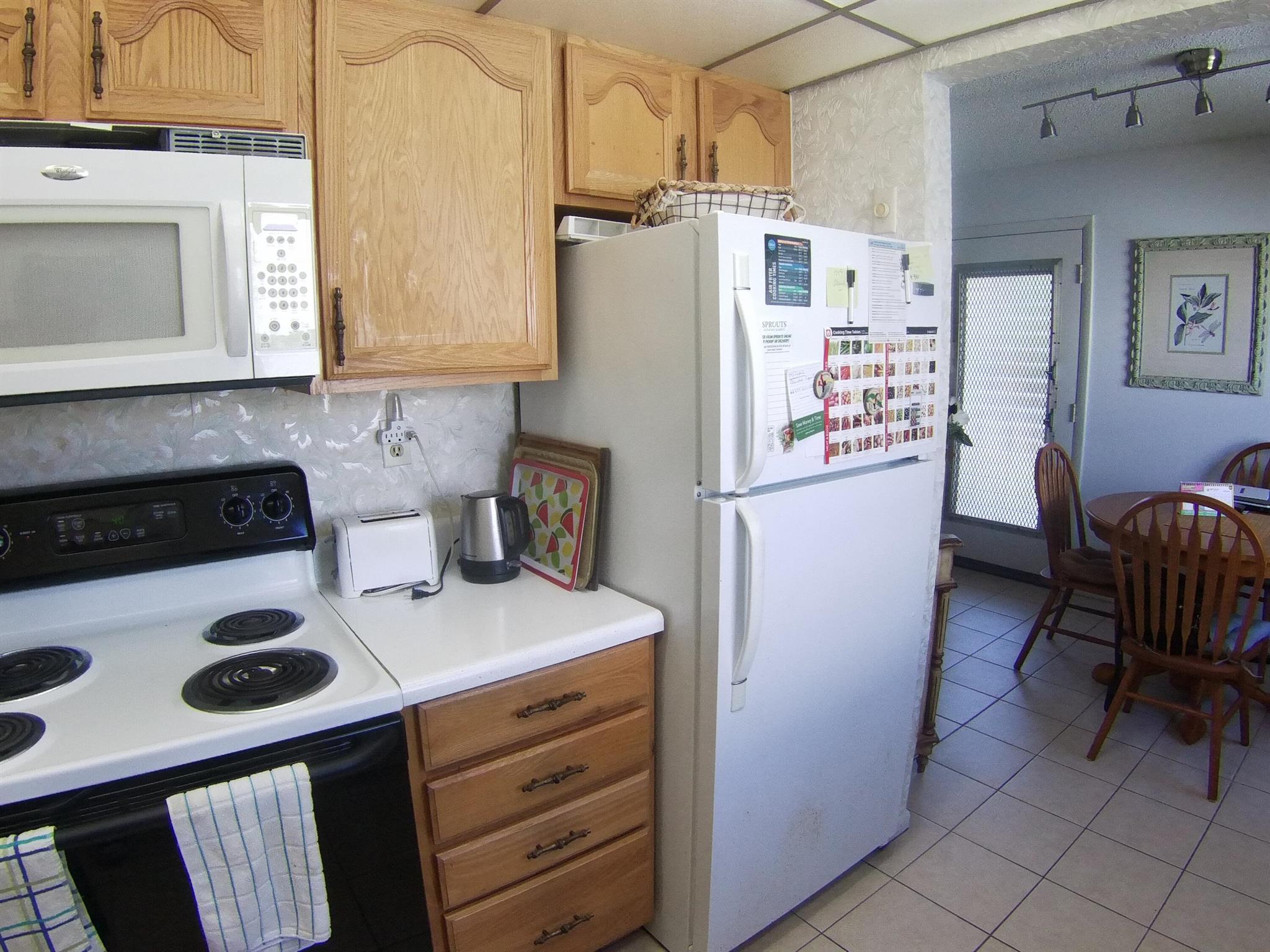 KINGS POINT CAPRI CONDOS - Residential Lease