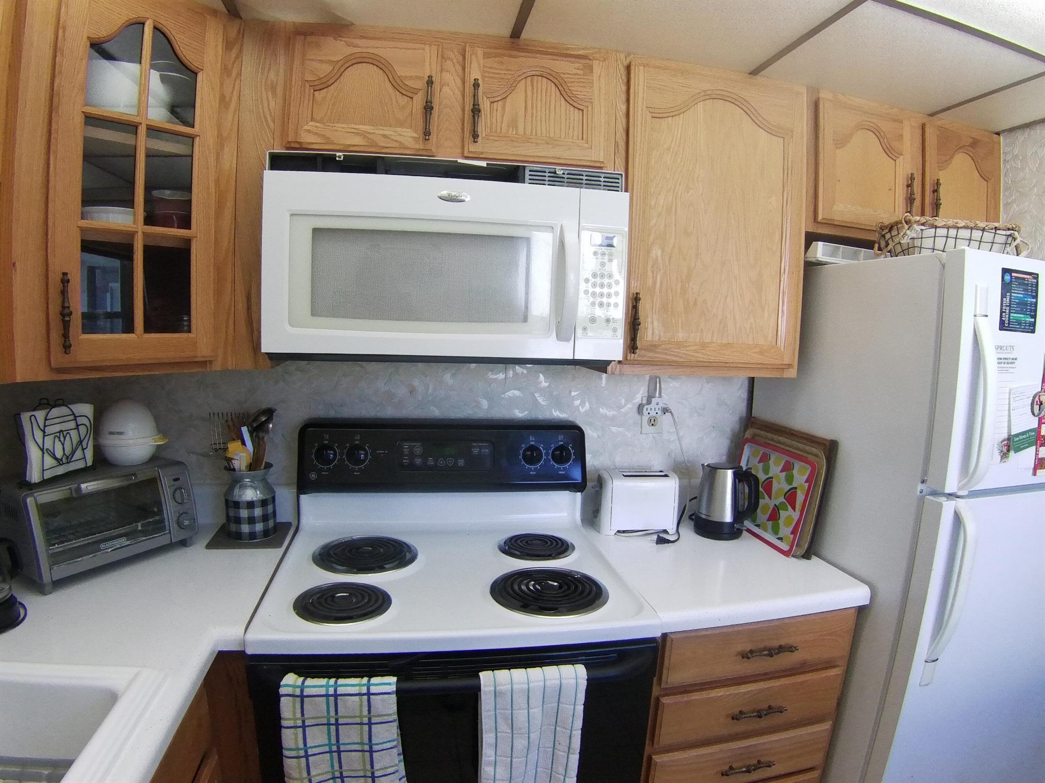 KINGS POINT CAPRI CONDOS - Residential Lease