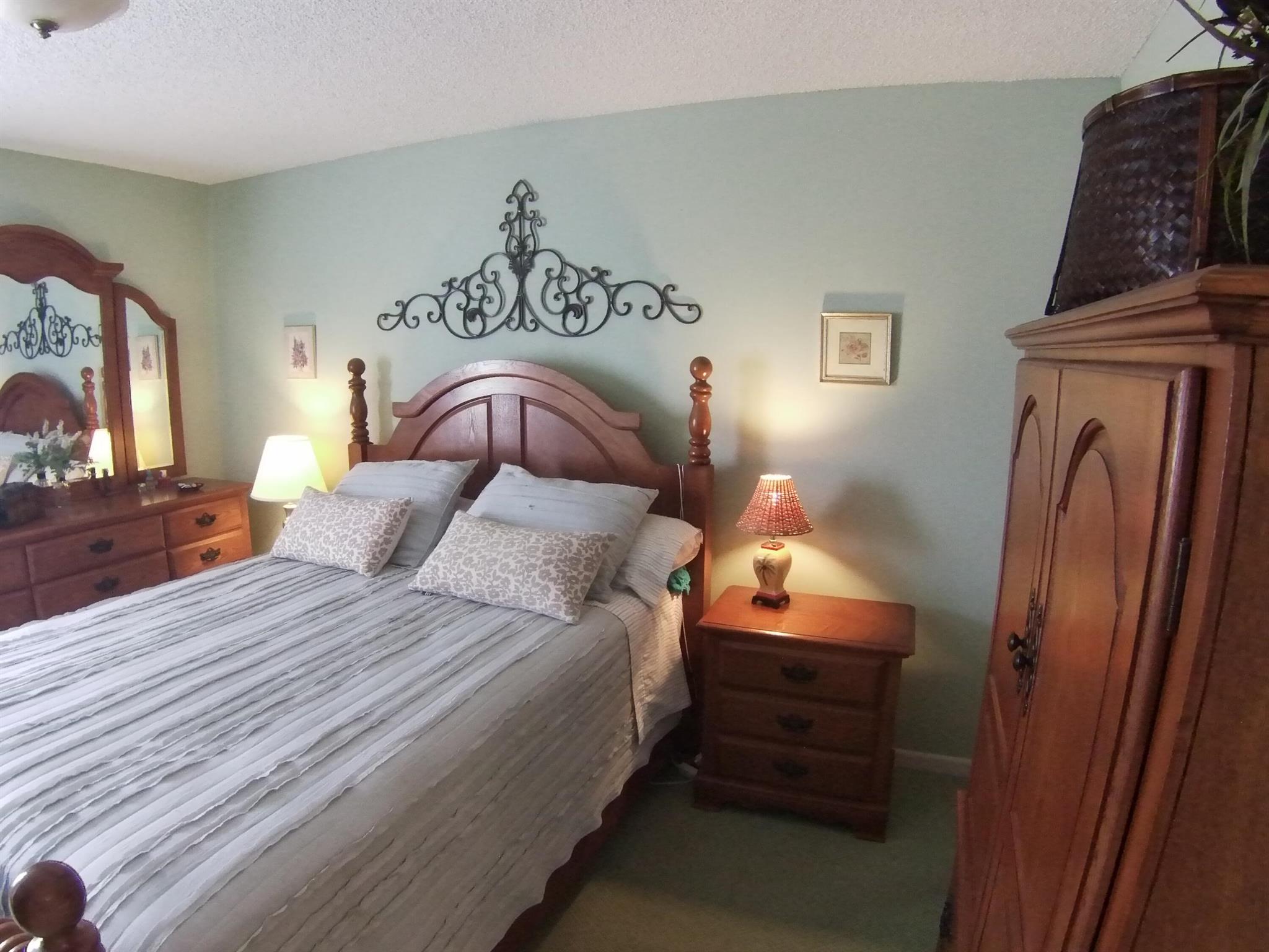 KINGS POINT CAPRI CONDOS - Residential Lease