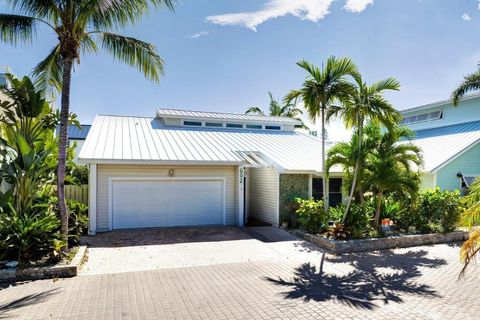 Photo of 602 Xanadu Place, Jupiter, FL 33477 (MLS # R11125919)