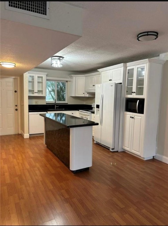 HOLLYWOOD GARDENS 1 CONDO - Residential Lease