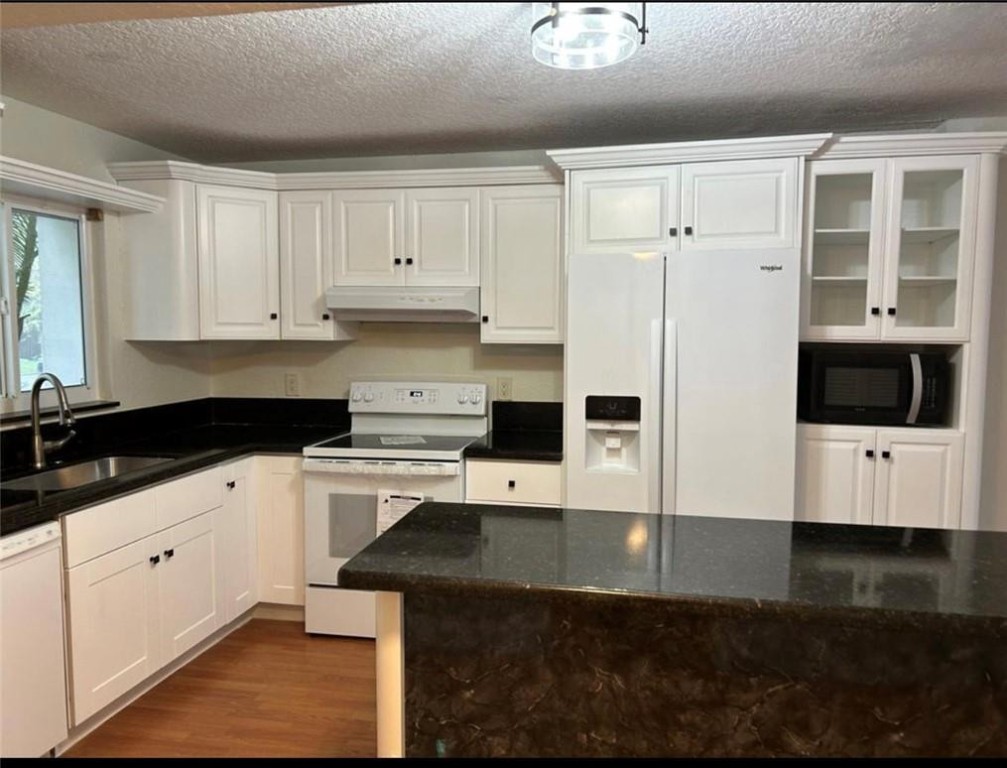 HOLLYWOOD GARDENS 1 CONDO - Residential Lease