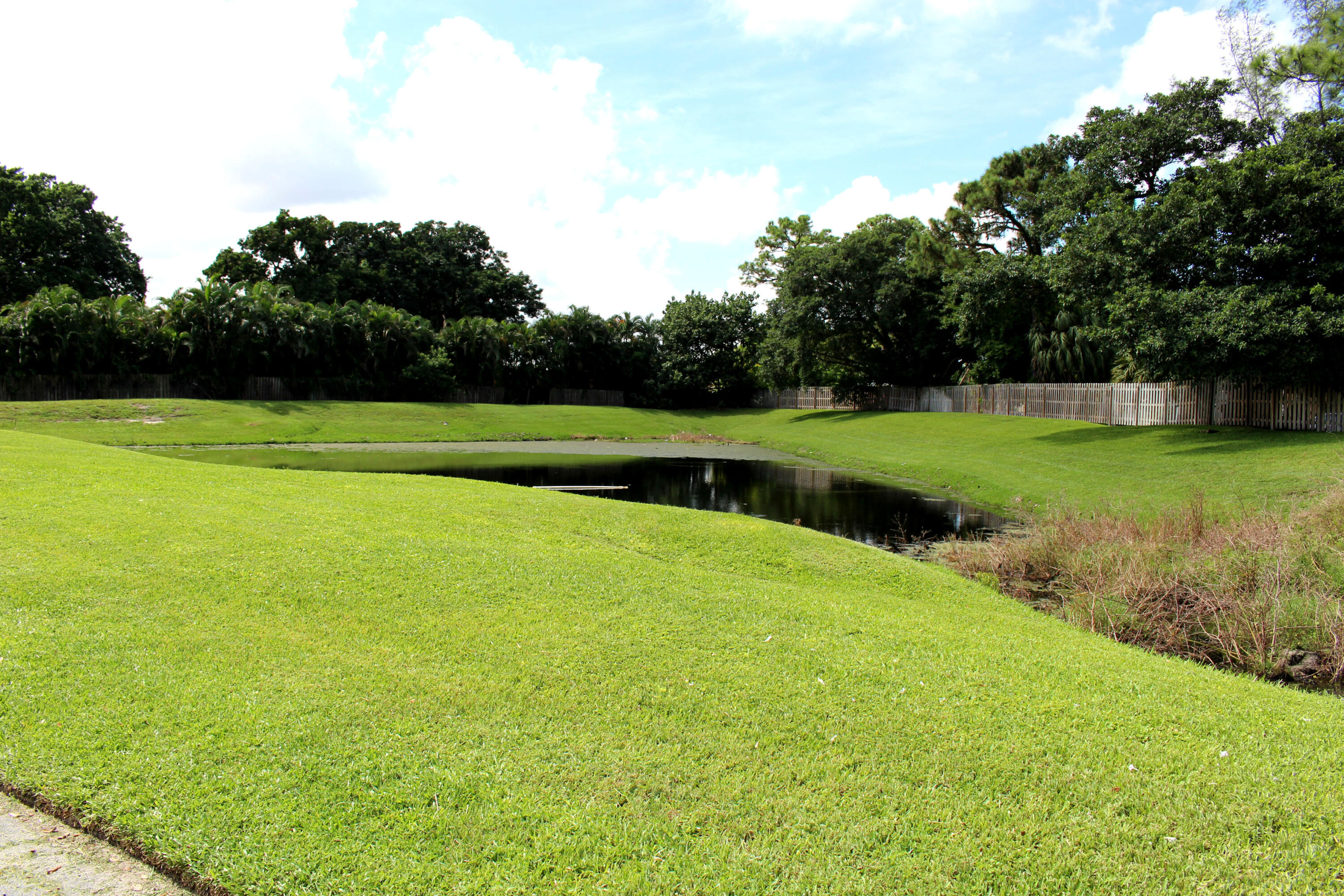 PINE HOLLOW CONDO/ CMC MGT - Residential Lease