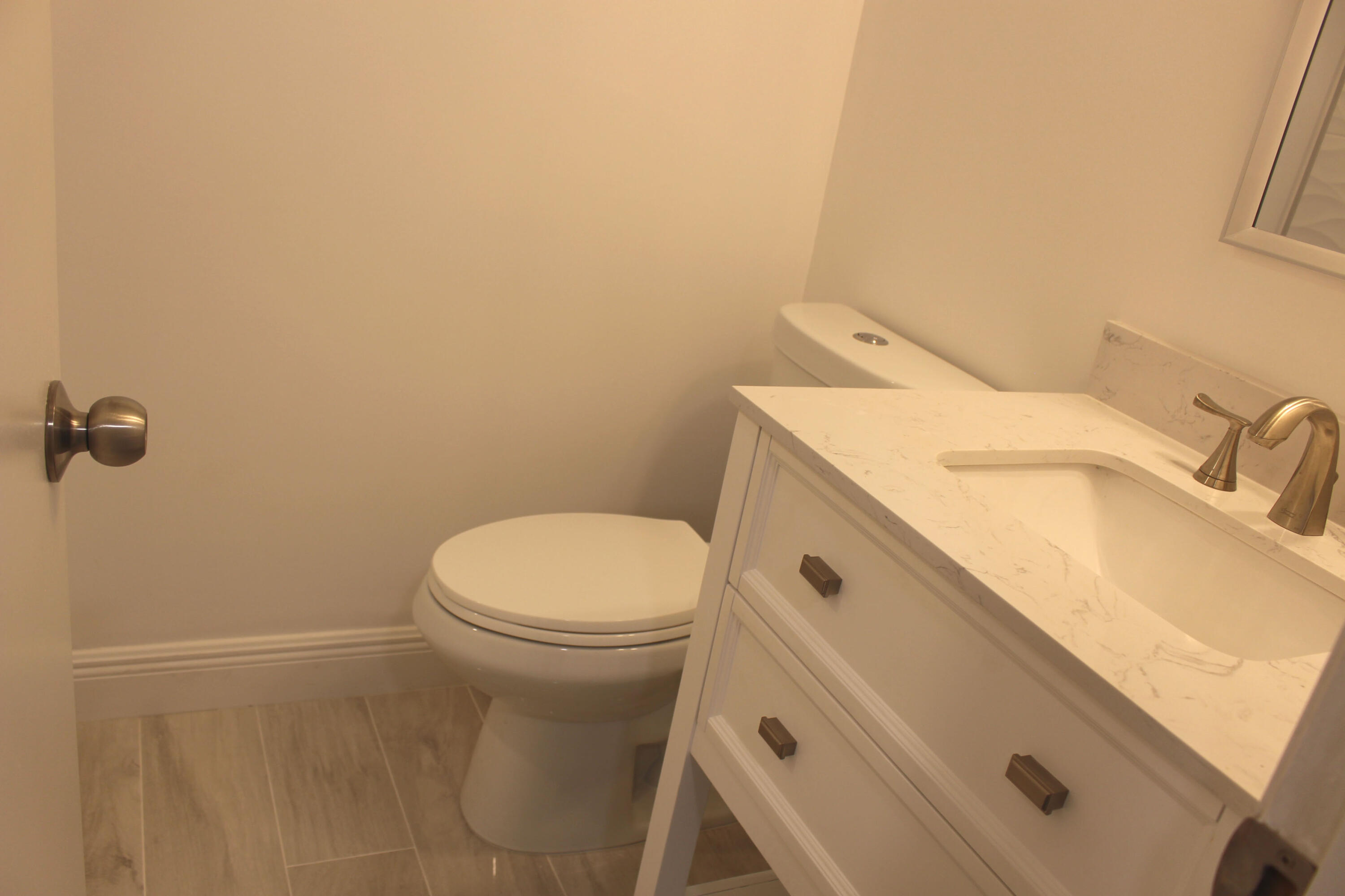 PINE HOLLOW CONDO/ CMC MGT - Residential Lease