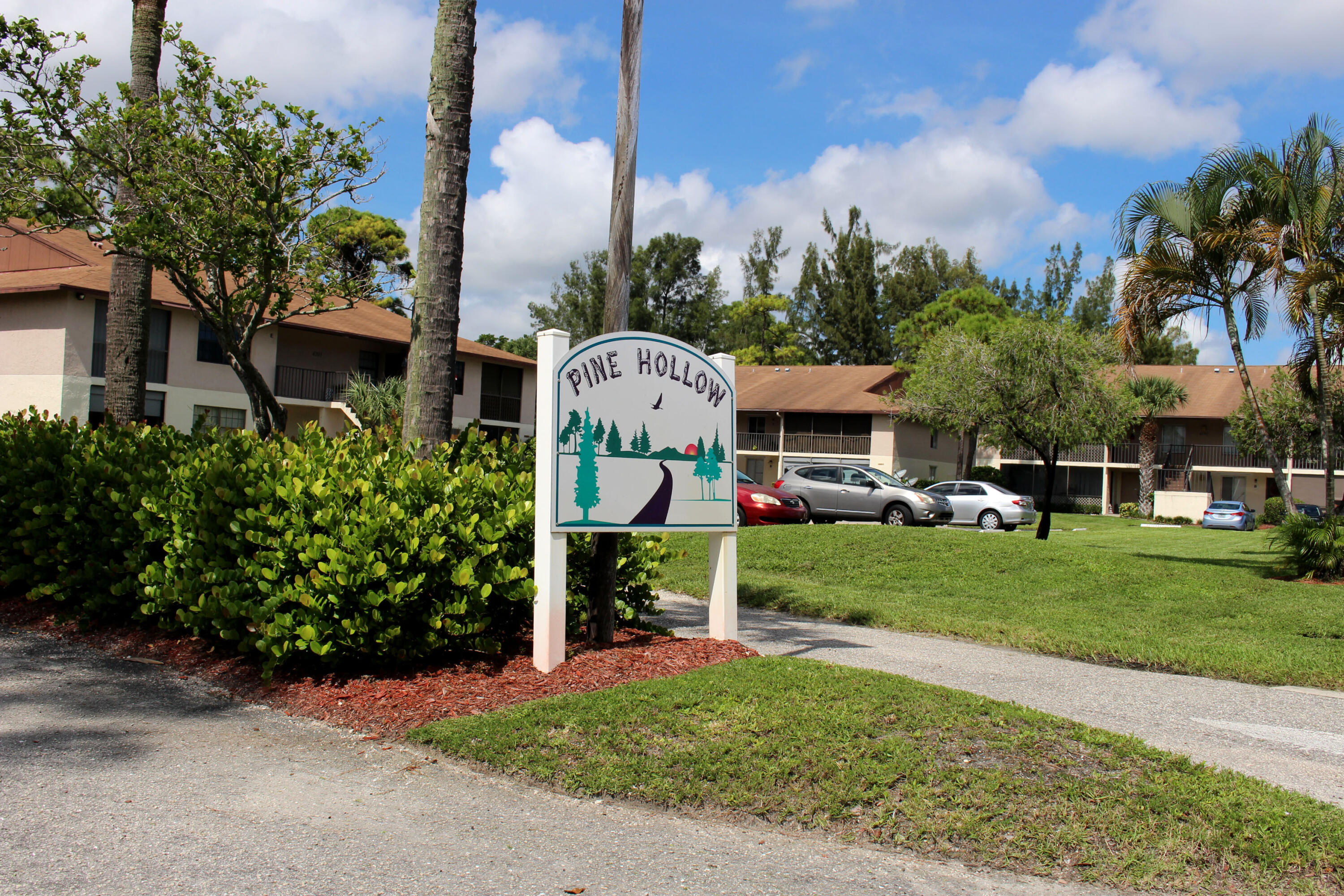 PINE HOLLOW CONDO/ CMC MGT - Residential Lease