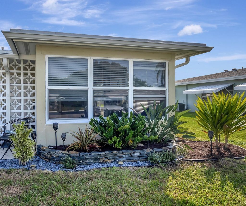 Photo of 262 High Point Court W #D, Delray Beach, FL 33445 (MLS # R10949660)