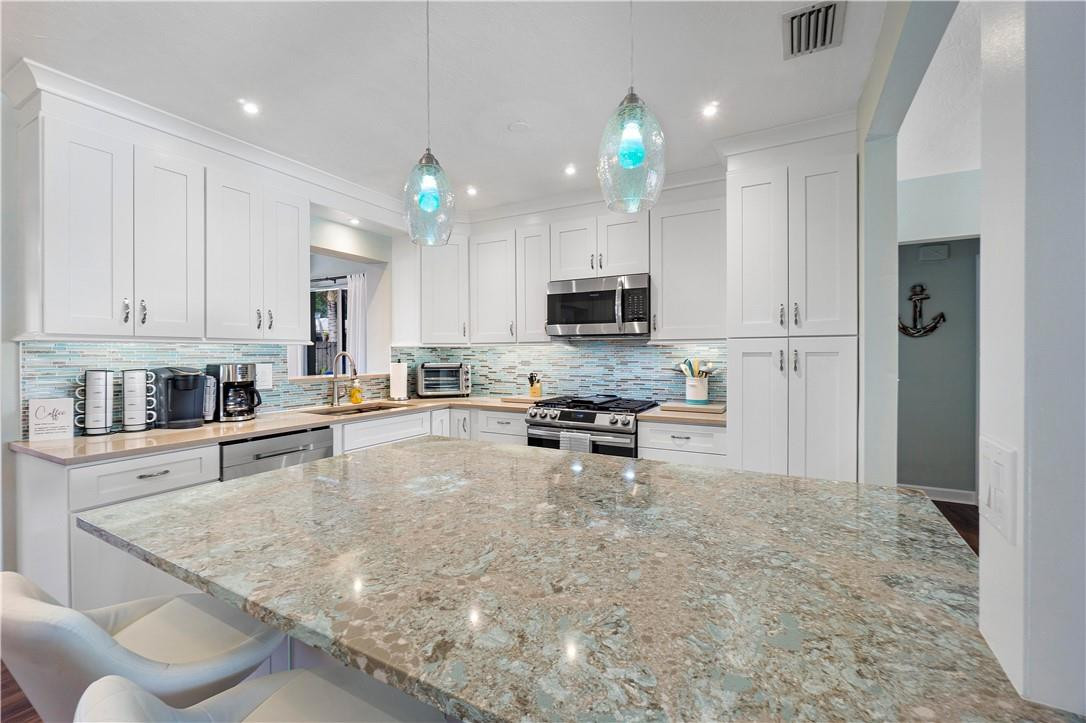 GARDEN ISLES - Residential Lease