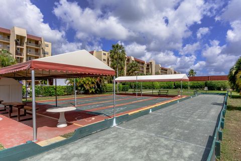 Tiny photo for 3951 Via Poinciana #214, Lake Worth, FL 33467 (MLS # R11164257)
