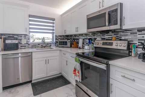 Tiny photo for 3951 Via Poinciana #214, Lake Worth, FL 33467 (MLS # R11164257)