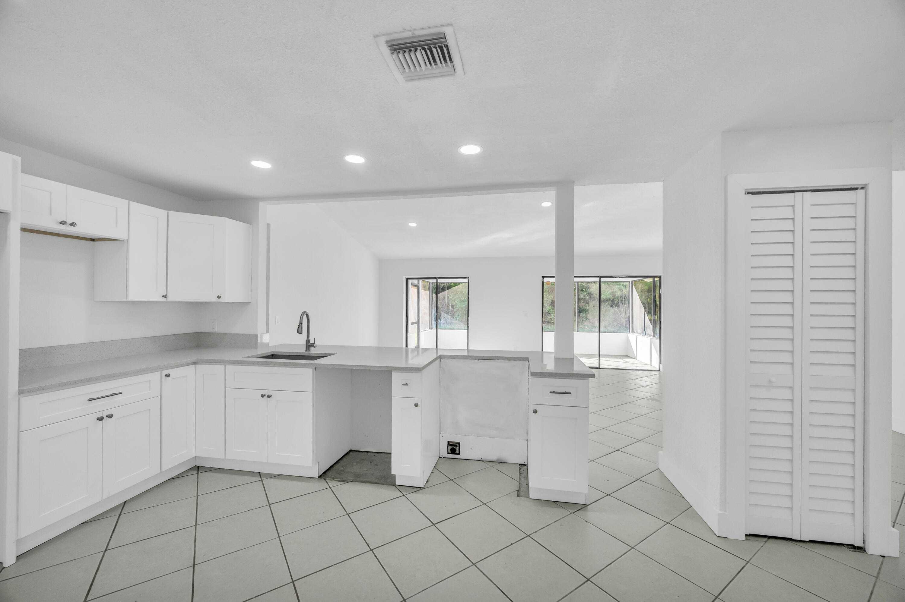 PORT ST LUCIE SECTION 30 - Residential Lease