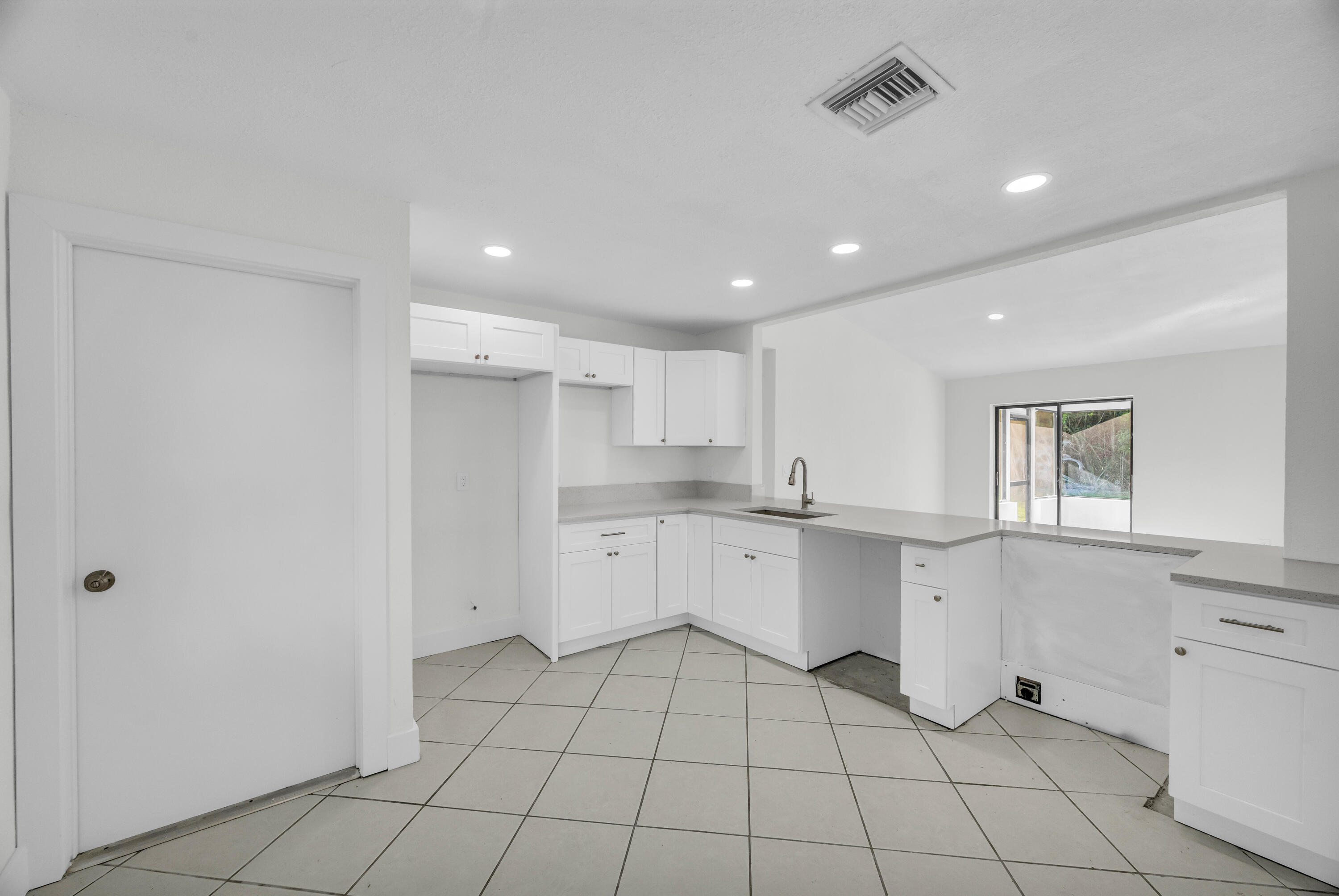 PORT ST LUCIE SECTION 30 - Residential Lease