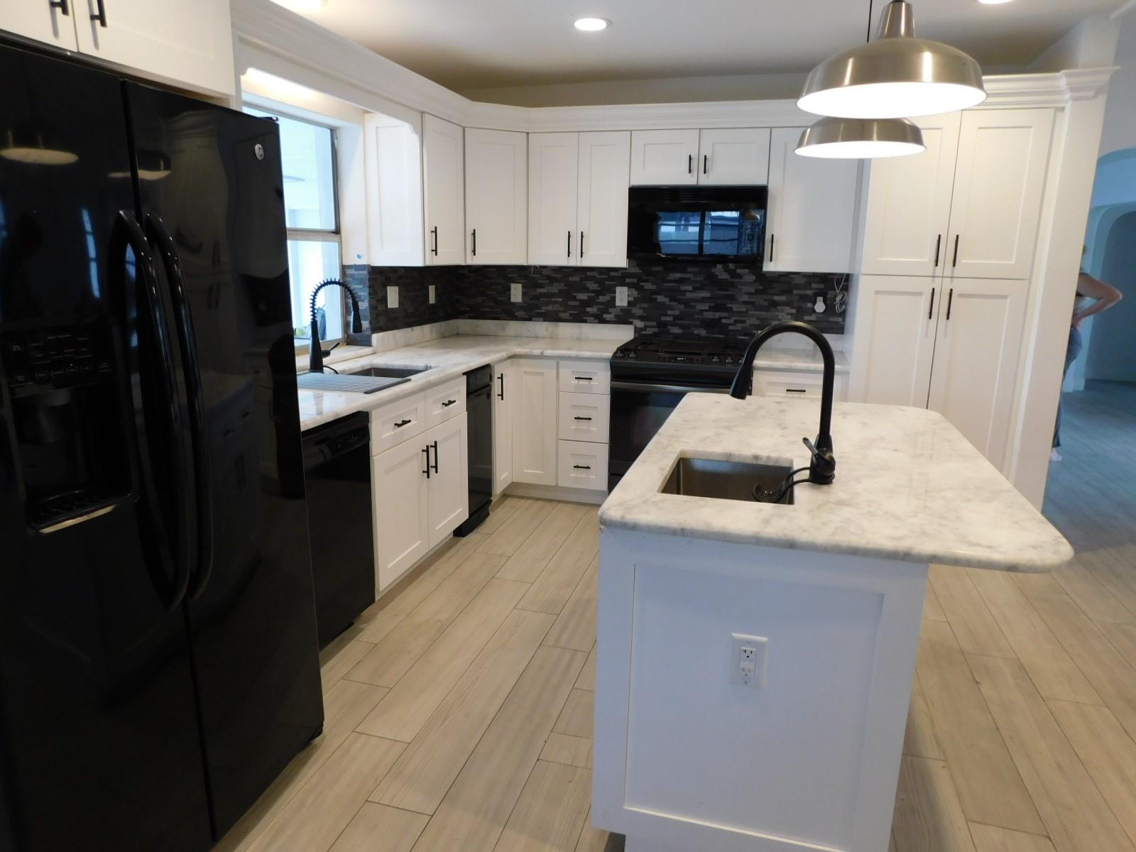 Pasadena Lakes West 69-37 - Residential