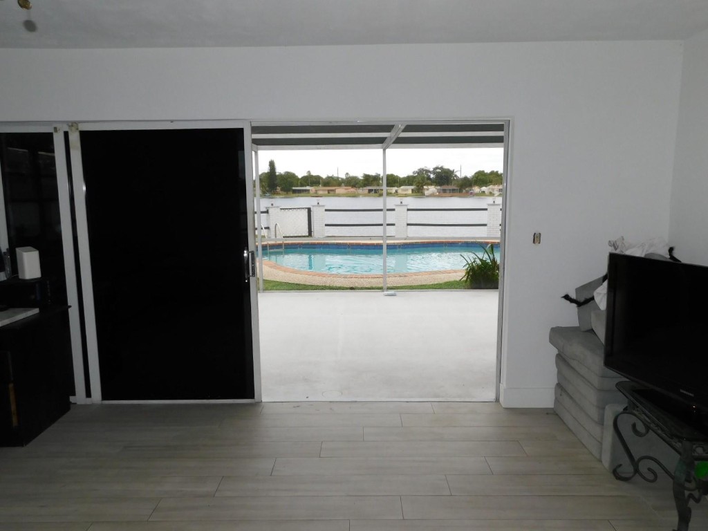 Pasadena Lakes West 69-37 - Residential