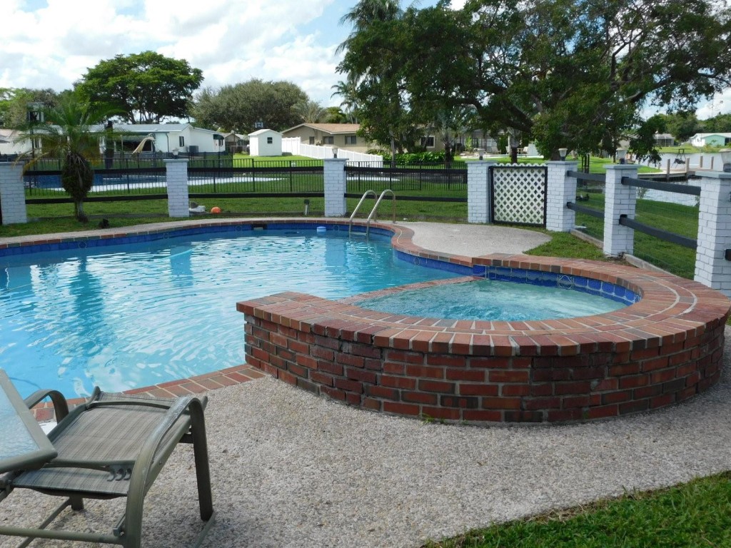 Pasadena Lakes West 69-37 - Residential