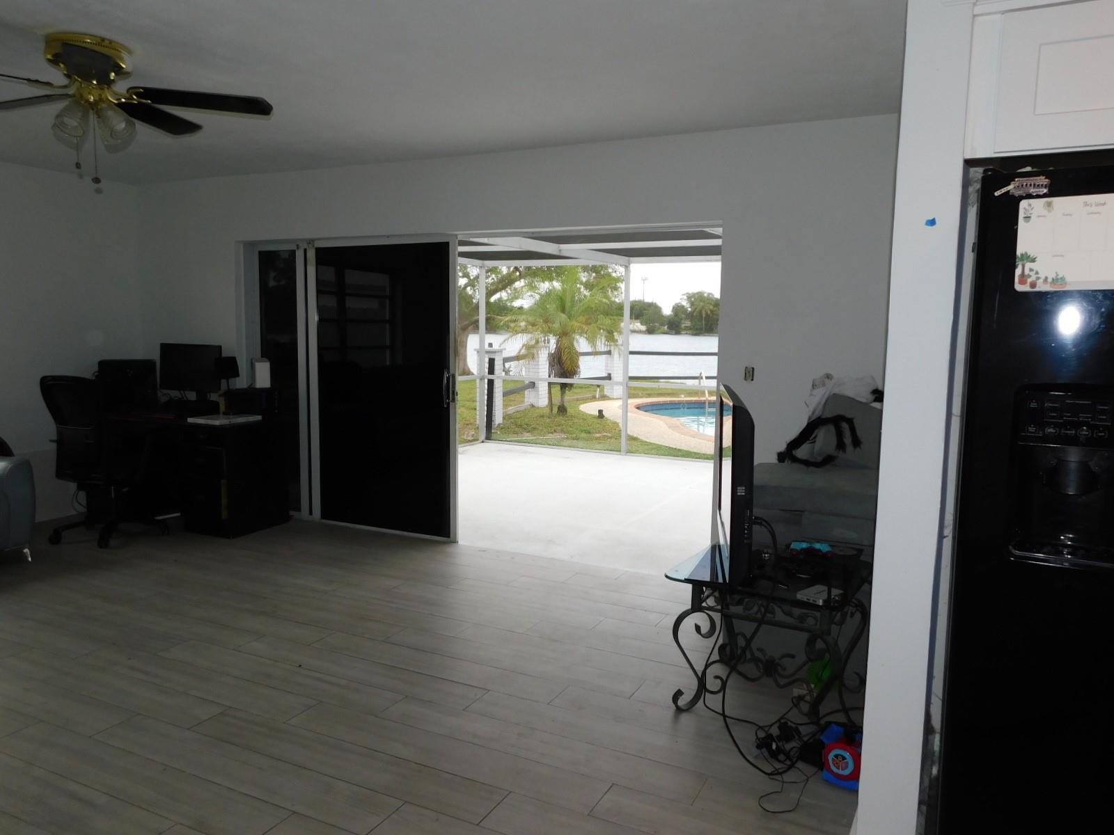 Pasadena Lakes West 69-37 - Residential