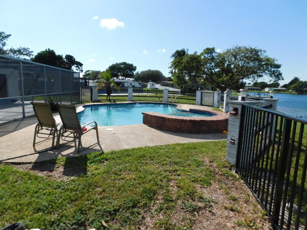 Pasadena Lakes West 69-37 - Residential