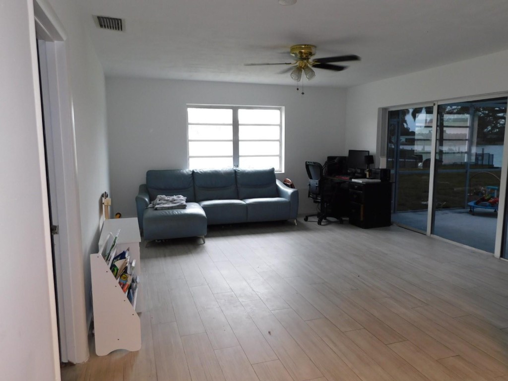 Pasadena Lakes West 69-37 - Residential