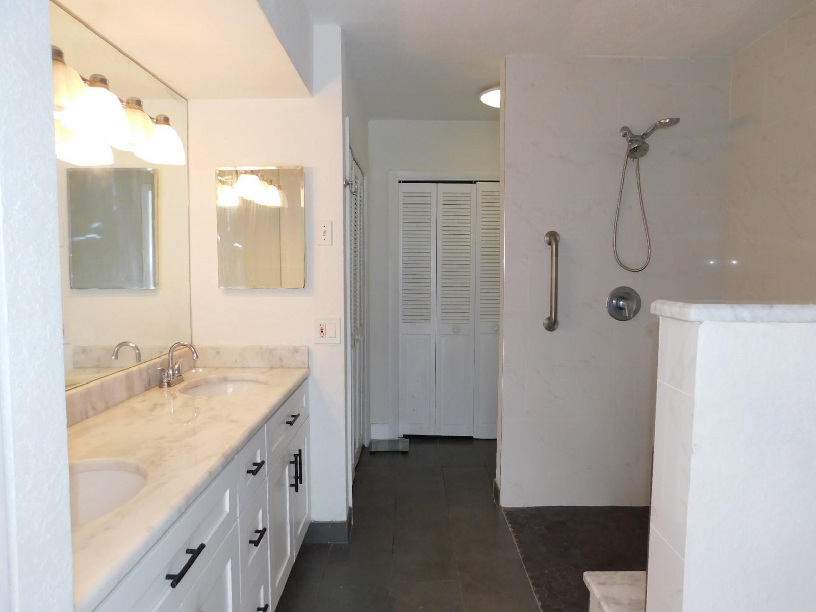 Pasadena Lakes West 69-37 - Residential