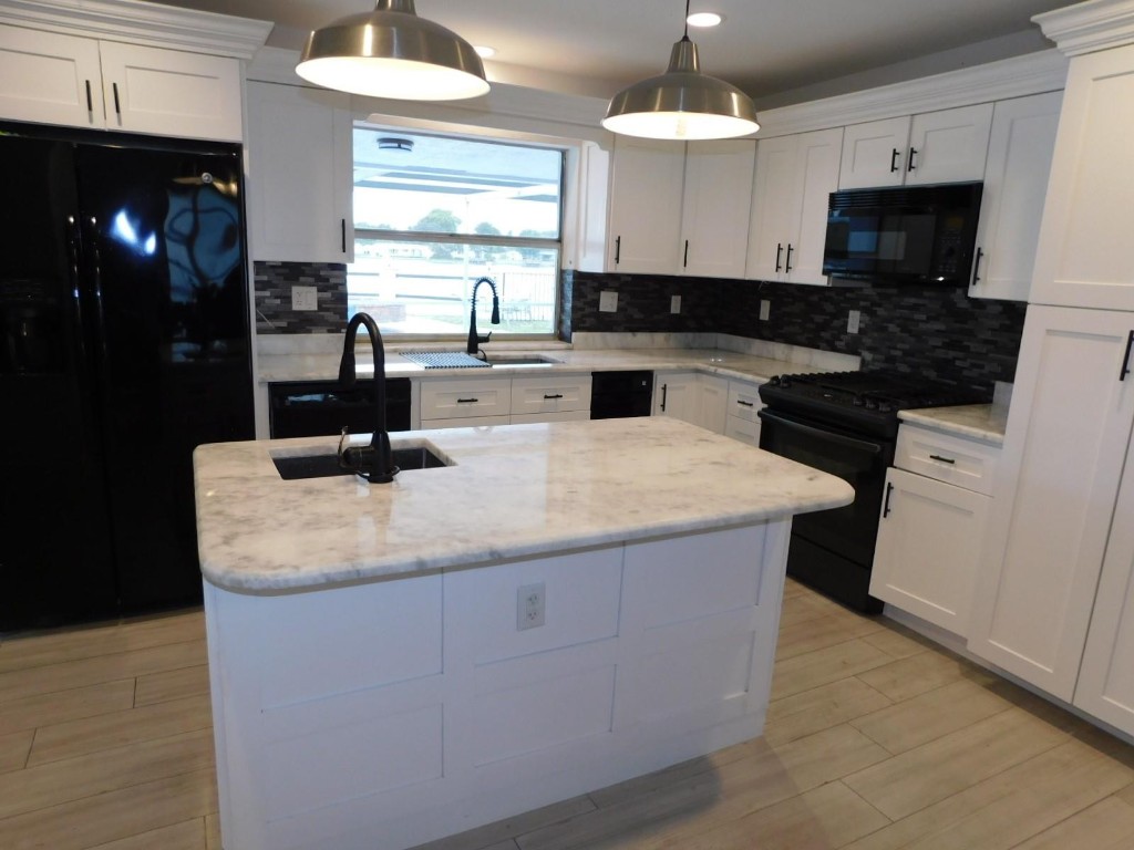 Pasadena Lakes West 69-37 - Residential