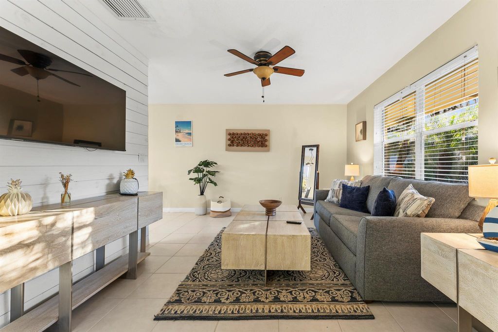 Photo of 630 Allen Avenue #D, Delray Beach, FL 33483 (MLS # R11049652)