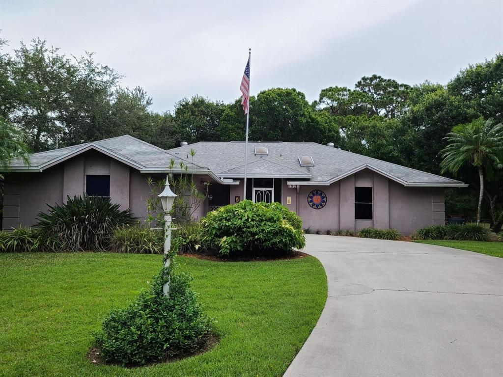 Photo of 192 Jeffrey Lane, Fort Pierce, FL 34982 (MLS # R10721371)