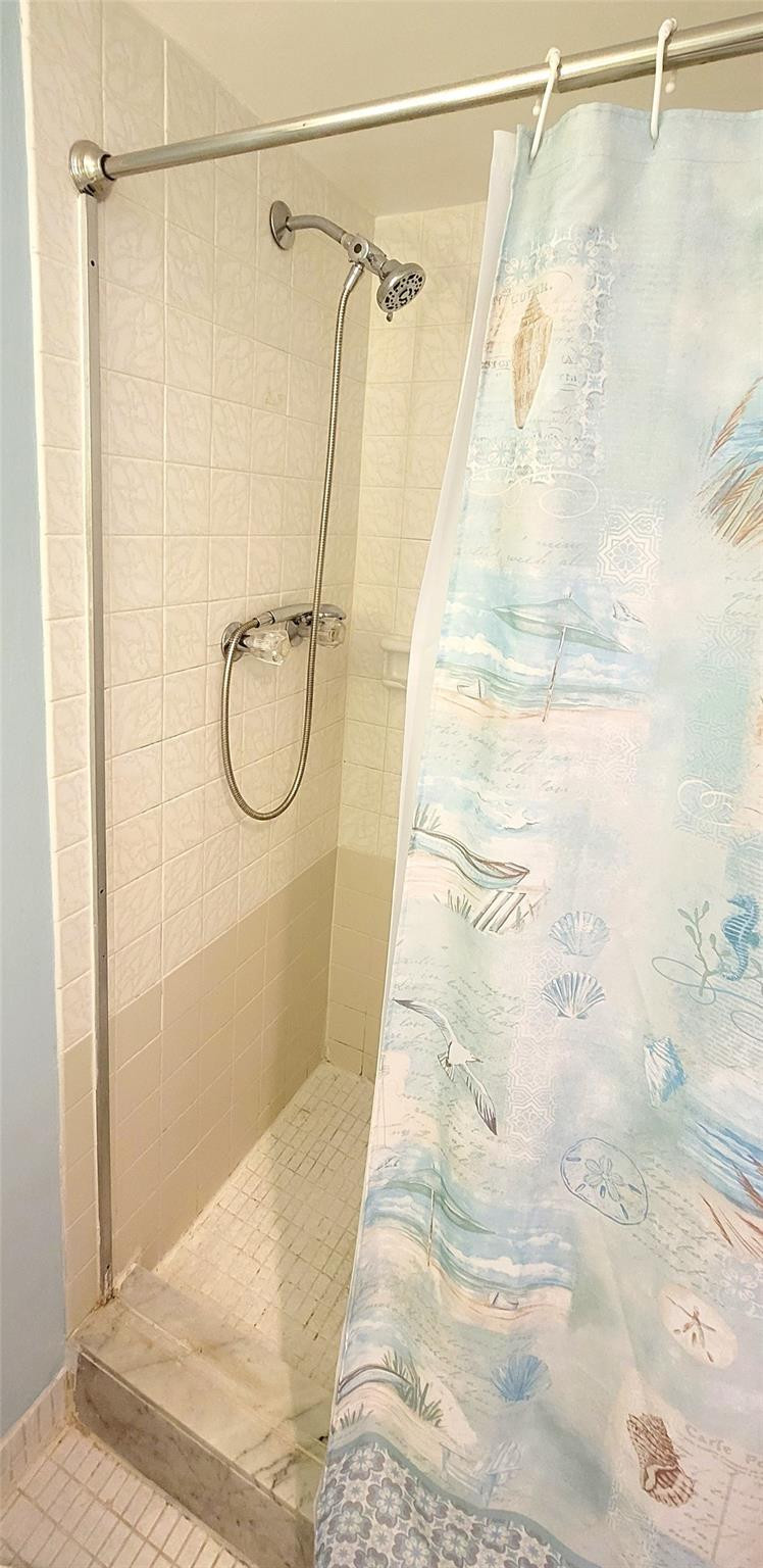 TRADEWINDS OF POMPANO - Residential