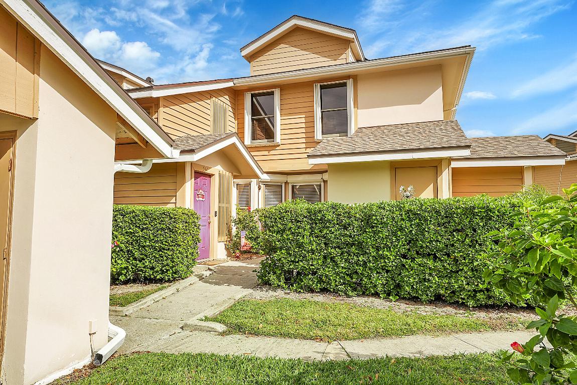 REFLECTIONS ON THE RIVER VIII - Residential