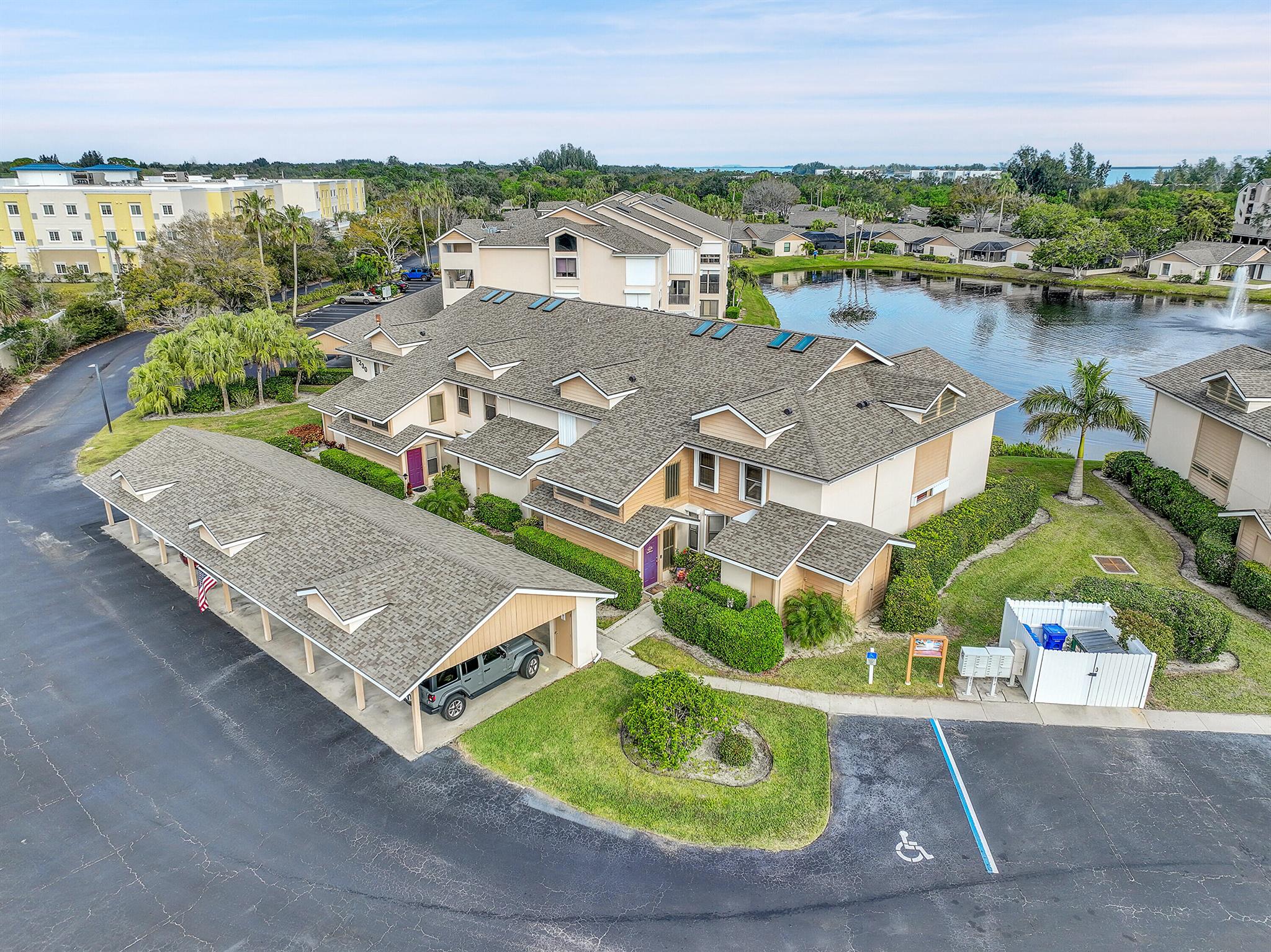 REFLECTIONS ON THE RIVER - Residential