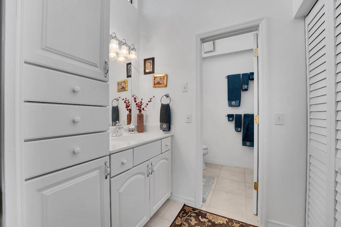 REFLECTIONS ON THE RIVER VIII - Residential